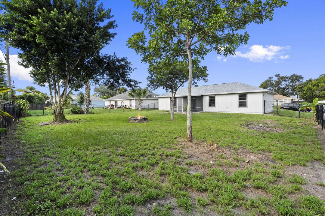 待售: $329,900 (3 贝兹, 2 浴室, 1056 平方英尺)