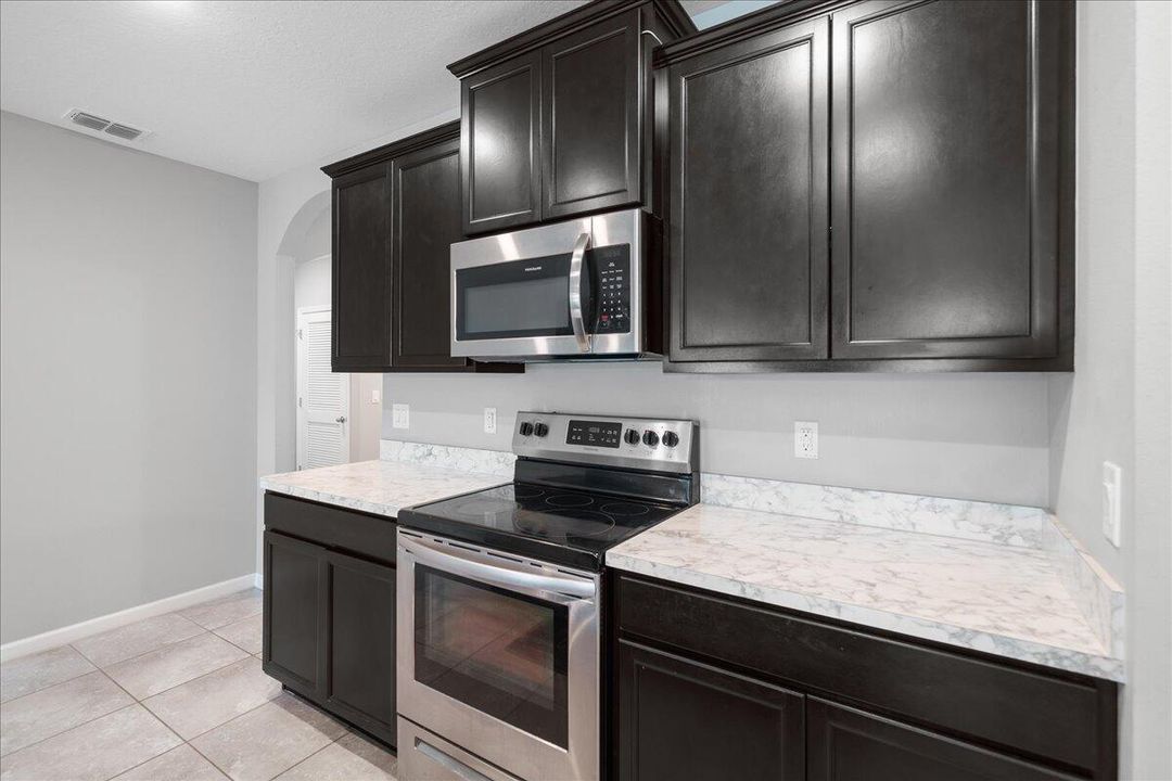 For Sale: $425,000 (4 beds, 2 baths, 1828 Square Feet)