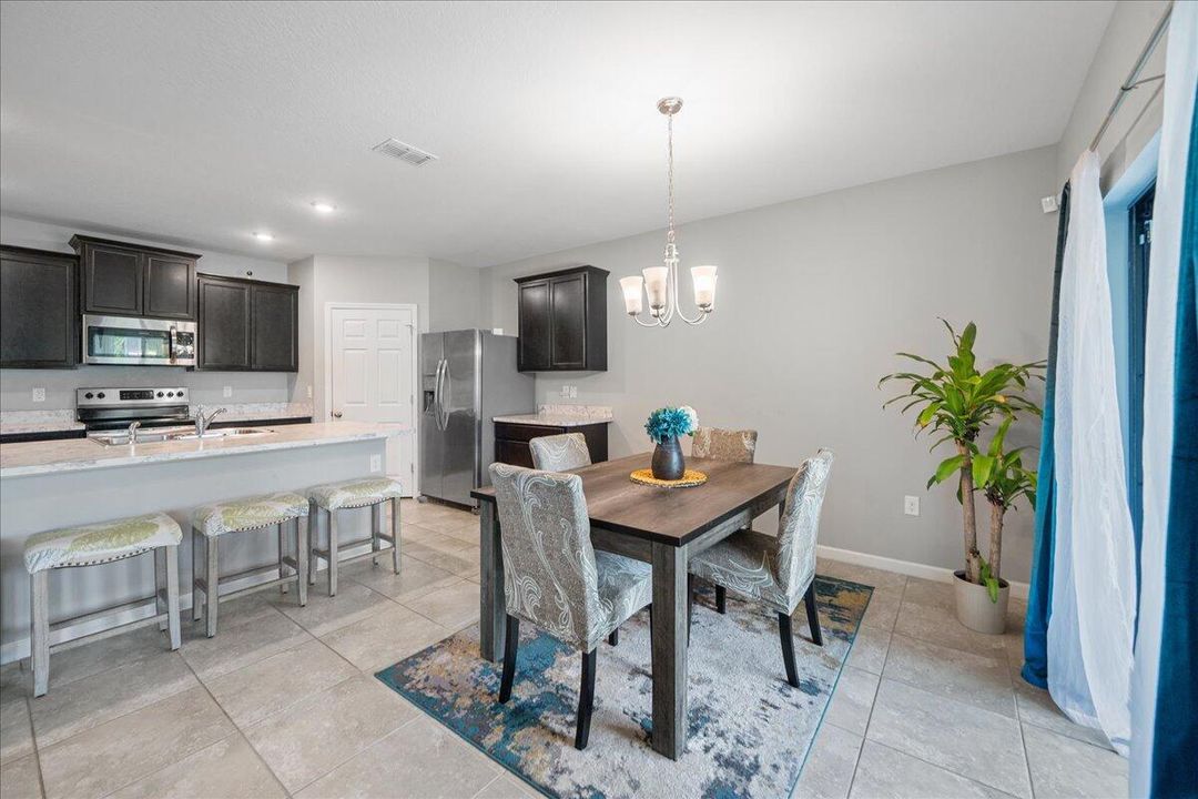 For Sale: $425,000 (4 beds, 2 baths, 1828 Square Feet)