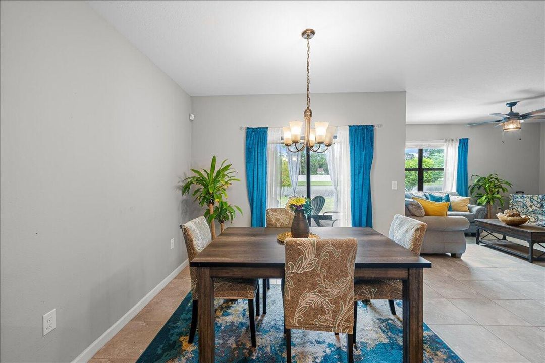 For Sale: $425,000 (4 beds, 2 baths, 1828 Square Feet)