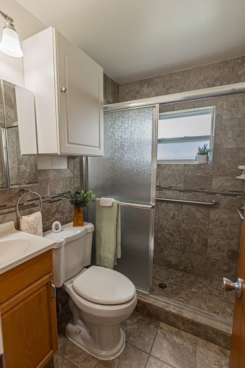 Под контрактом: $249,000 (3 спален, 2 ванн, 1322 Квадратных фут)