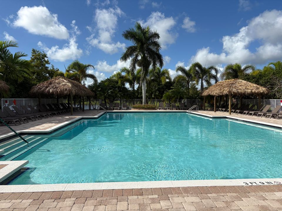 Active With Contract: $295,000 (3 beds, 2 baths, 1547 Square Feet)