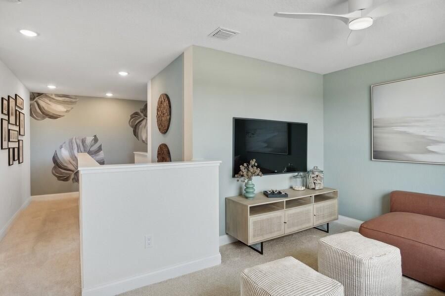 Activo con contrato: $529,995 (3 camas, 2 baños, 2057 Pies cuadrados)