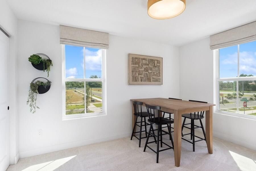 Activo con contrato: $529,995 (3 camas, 2 baños, 2057 Pies cuadrados)