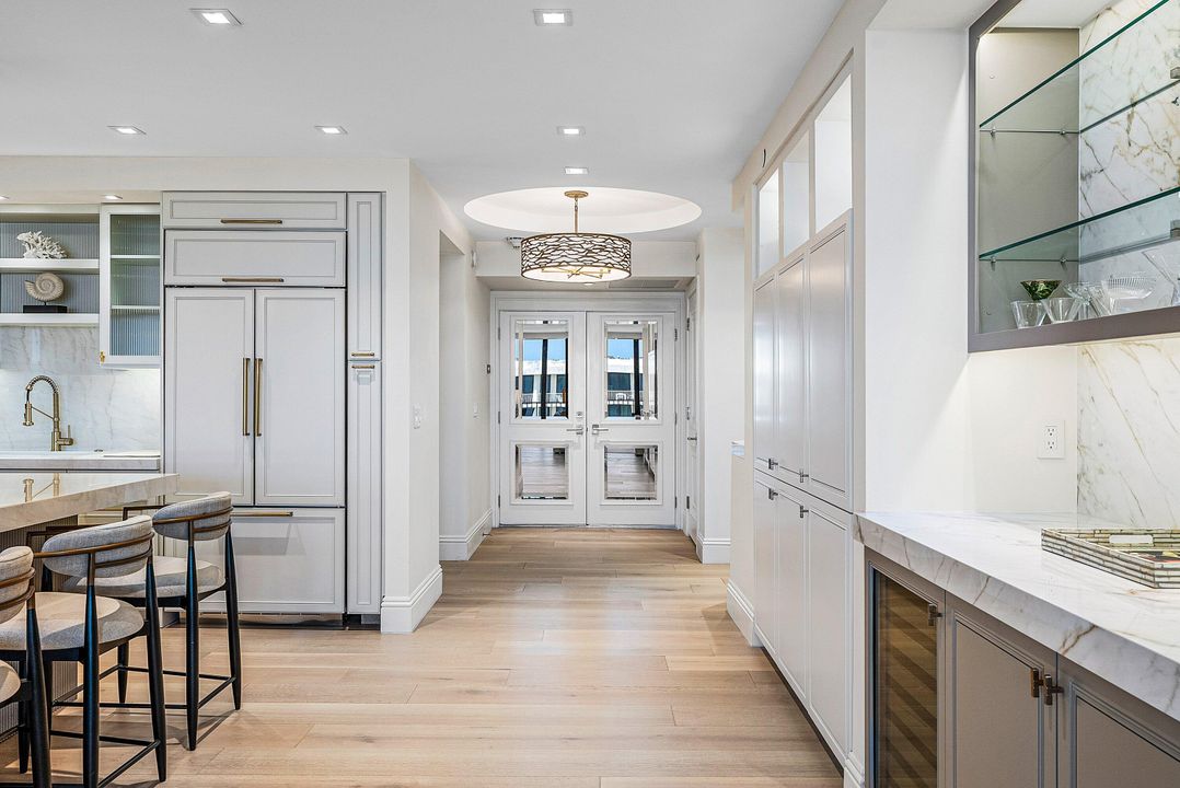 For Sale: $3,995,000 (2 beds, 2 baths, 2603 Square Feet)