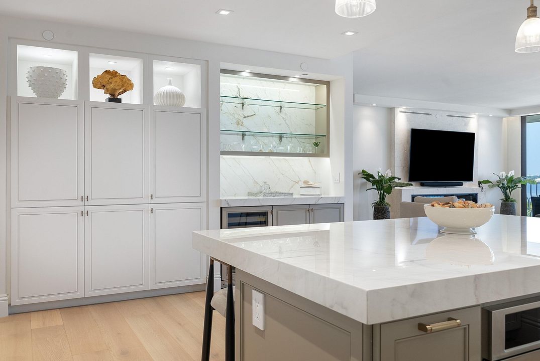 For Sale: $3,995,000 (2 beds, 2 baths, 2603 Square Feet)