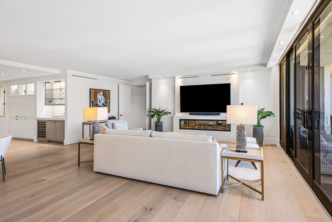 For Sale: $3,995,000 (2 beds, 2 baths, 2603 Square Feet)