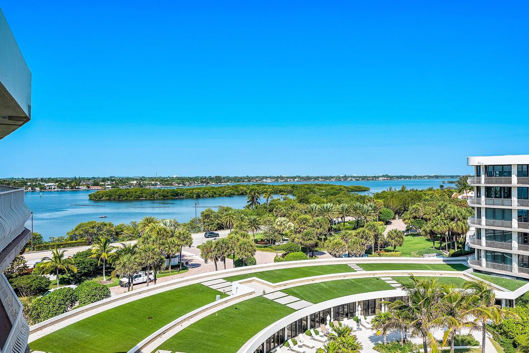 For Sale: $3,995,000 (2 beds, 2 baths, 2603 Square Feet)