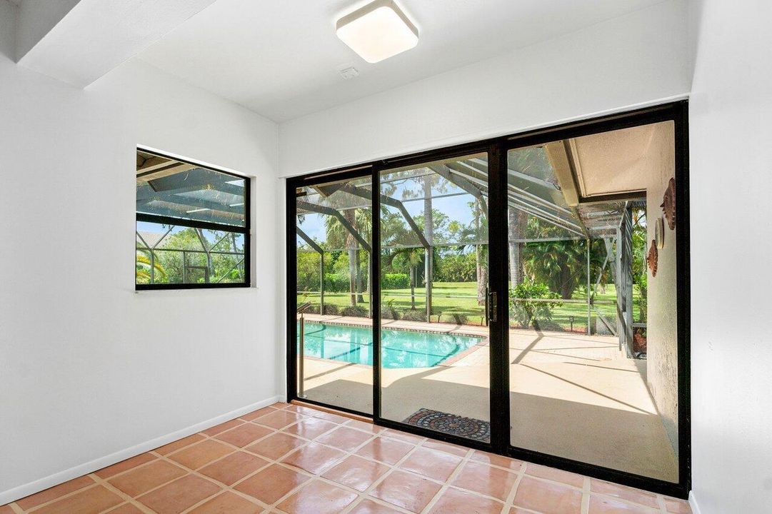 出租: $4,900 (3 贝兹, 2 浴室, 2485 平方英尺)