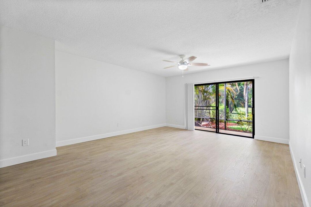 出租: $4,900 (3 贝兹, 2 浴室, 2485 平方英尺)