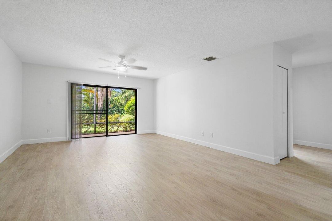 出租: $4,900 (3 贝兹, 2 浴室, 2485 平方英尺)