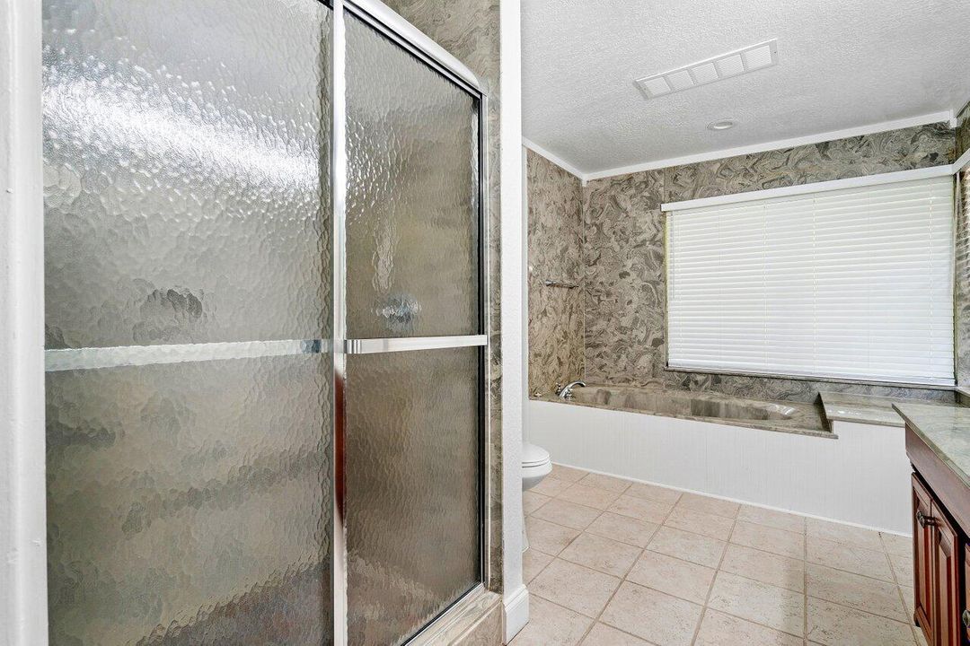 出租: $4,900 (3 贝兹, 2 浴室, 2485 平方英尺)