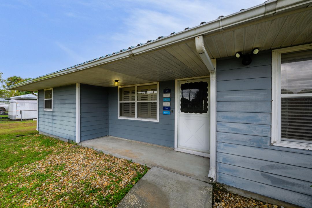 For Sale: $545,000 (3 beds, 2 baths, 1718 Square Feet)