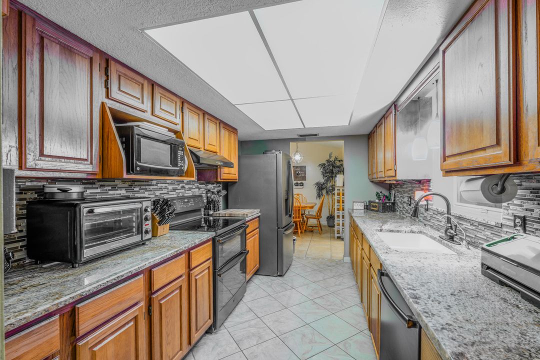 For Sale: $545,000 (3 beds, 2 baths, 1718 Square Feet)