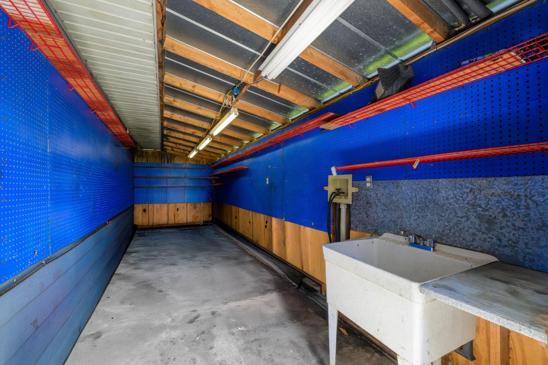 For Sale: $545,000 (3 beds, 2 baths, 1718 Square Feet)