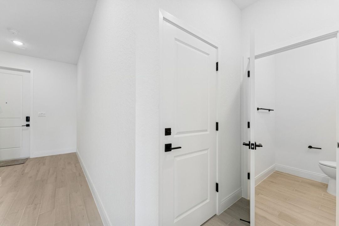 合同活跃: $429,211 (3 贝兹, 2 浴室, 1683 平方英尺)