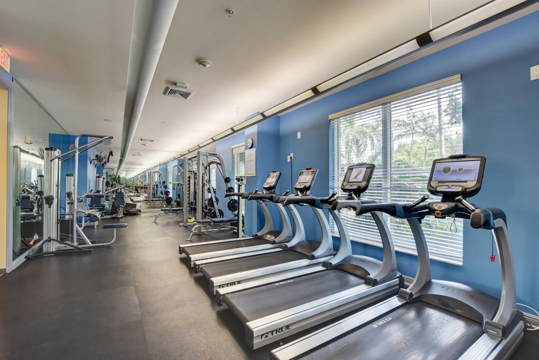 合同活跃: $6,000 (3 贝兹, 2 浴室, 1385 平方英尺)