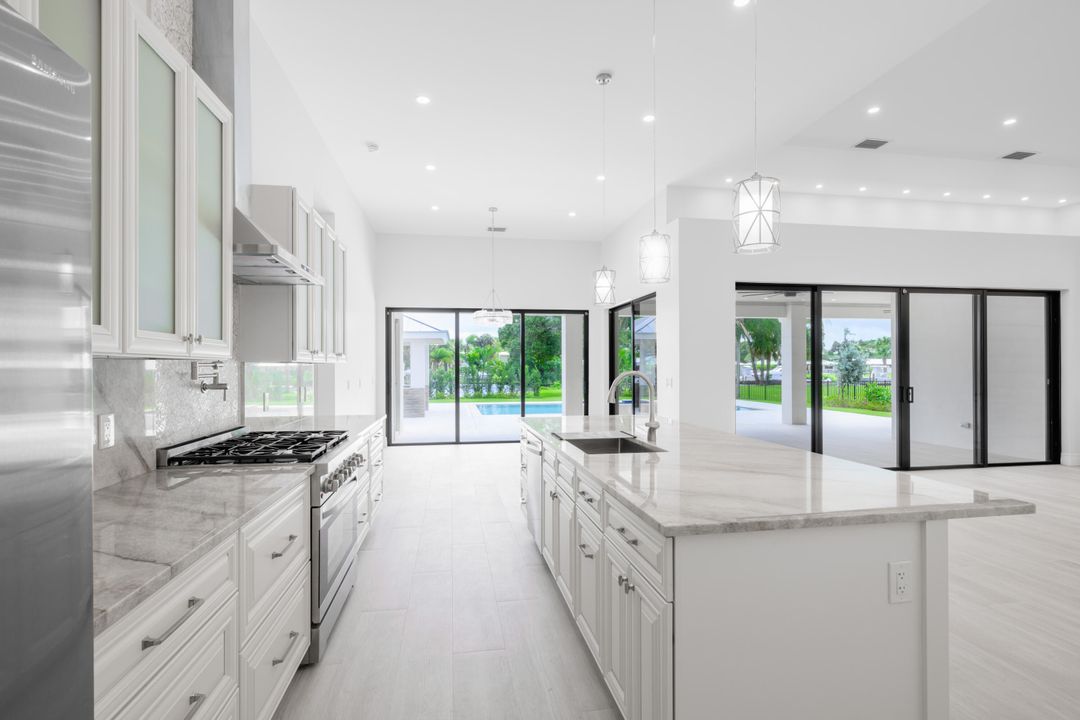 На продажу: $2,498,000 (4 спален, 4 ванн, 3096 Квадратных фут)