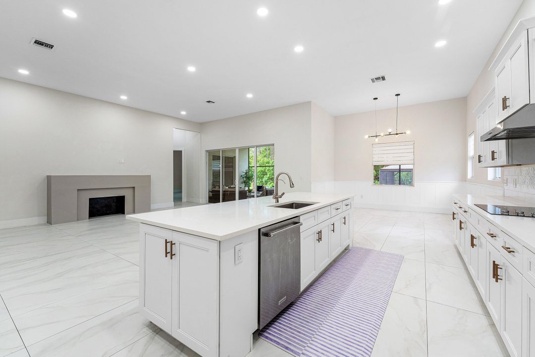 For Sale: $885,000 (4 beds, 3 baths, 2450 Square Feet)