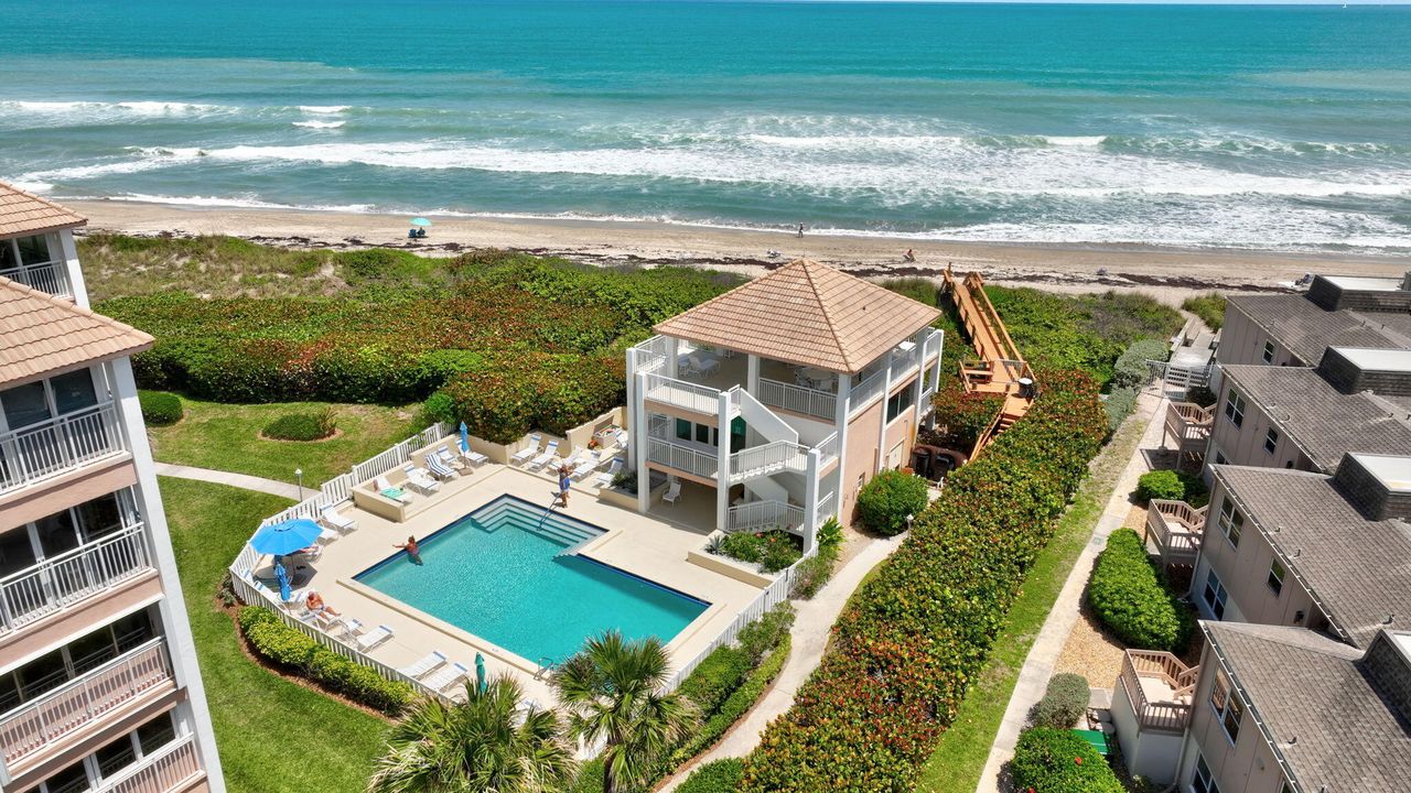 На продажу: $589,000 (2 спален, 2 ванн, 1269 Квадратных фут)