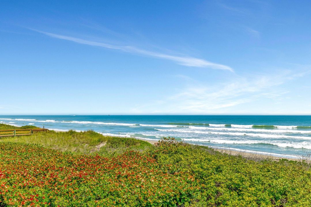 На продажу: $589,000 (2 спален, 2 ванн, 1269 Квадратных фут)