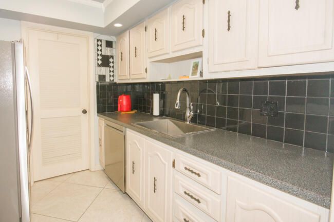 На продажу: $210,000 (1 спален, 1 ванн, 702 Квадратных фут)