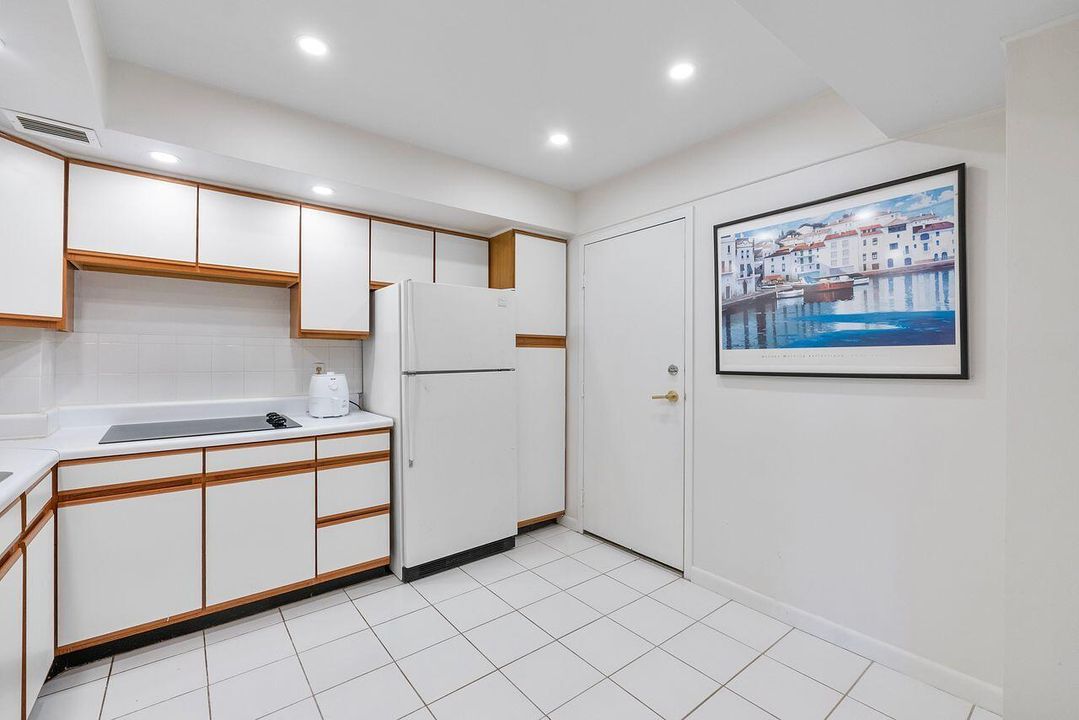 На продажу: $410,000 (2 спален, 2 ванн, 1293 Квадратных фут)