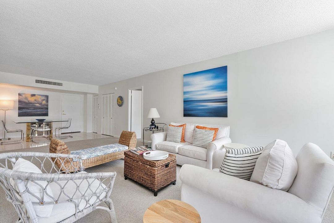 На продажу: $410,000 (2 спален, 2 ванн, 1293 Квадратных фут)