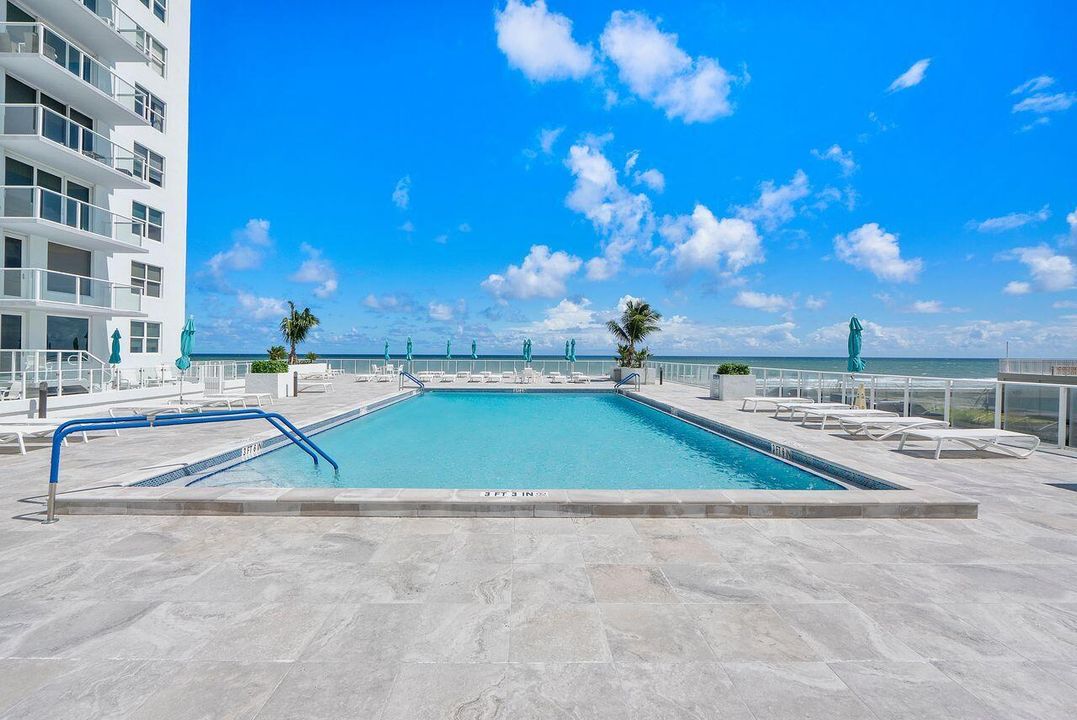 На продажу: $410,000 (2 спален, 2 ванн, 1293 Квадратных фут)