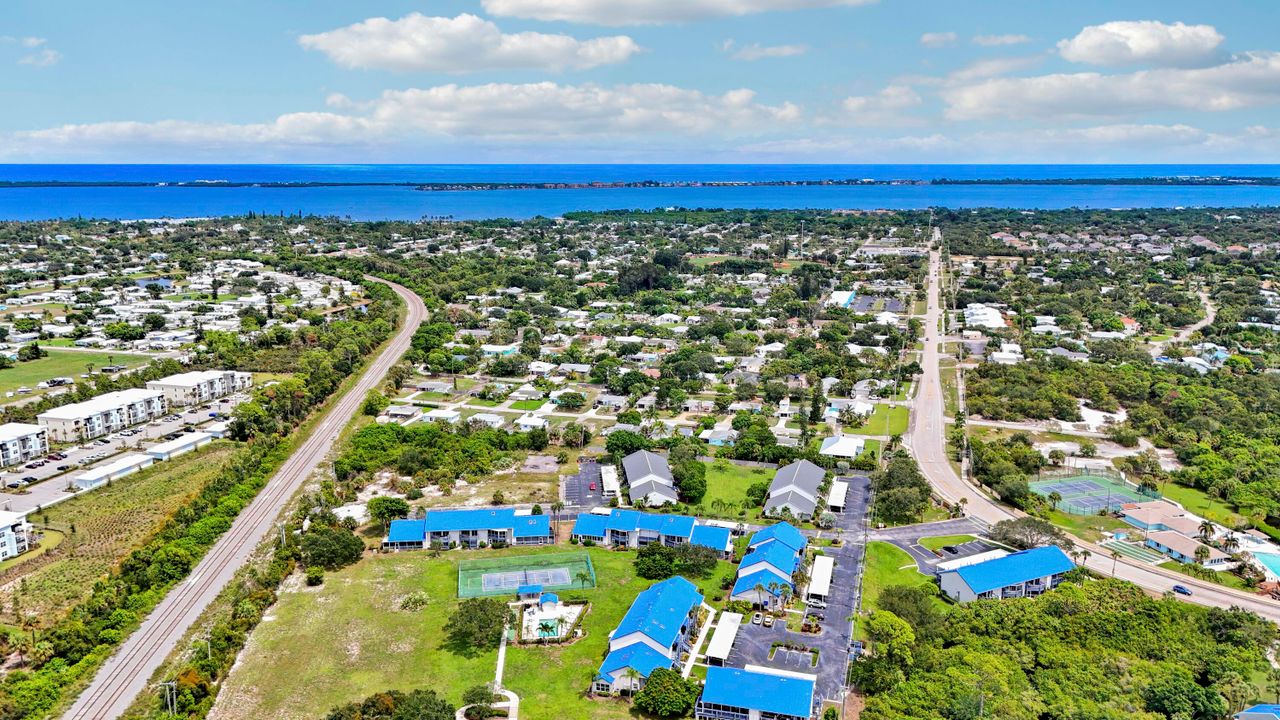 待售: $289,000 (2 贝兹, 2 浴室, 961 平方英尺)