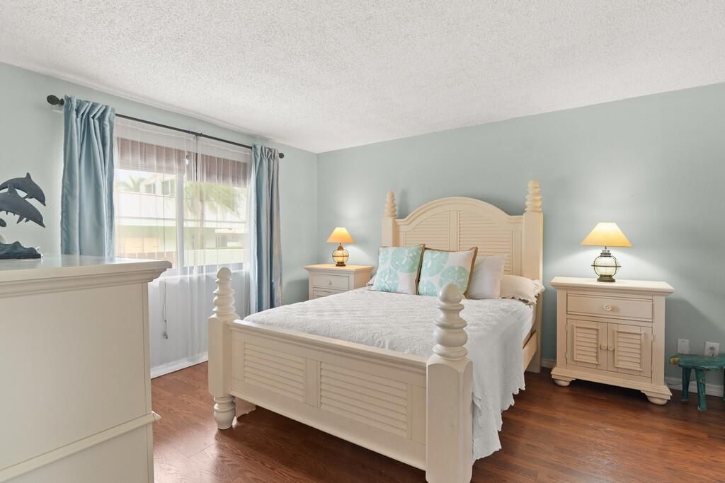 待售: $369,000 (2 贝兹, 2 浴室, 1014 平方英尺)