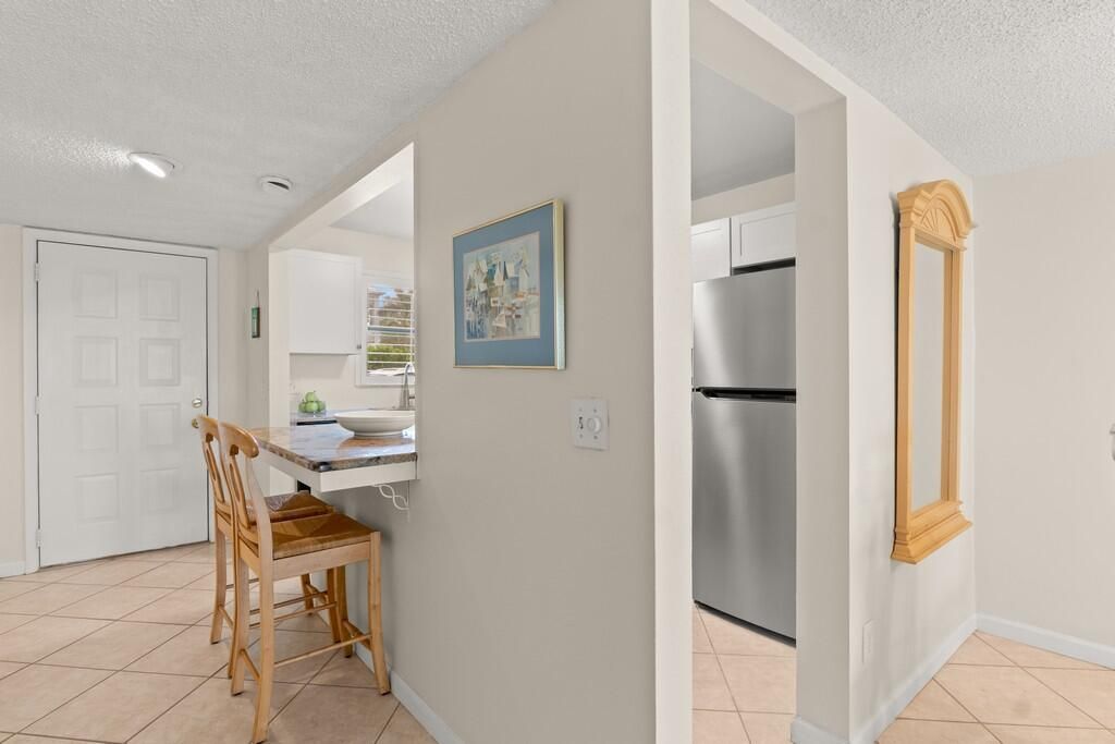 待售: $369,000 (2 贝兹, 2 浴室, 1014 平方英尺)