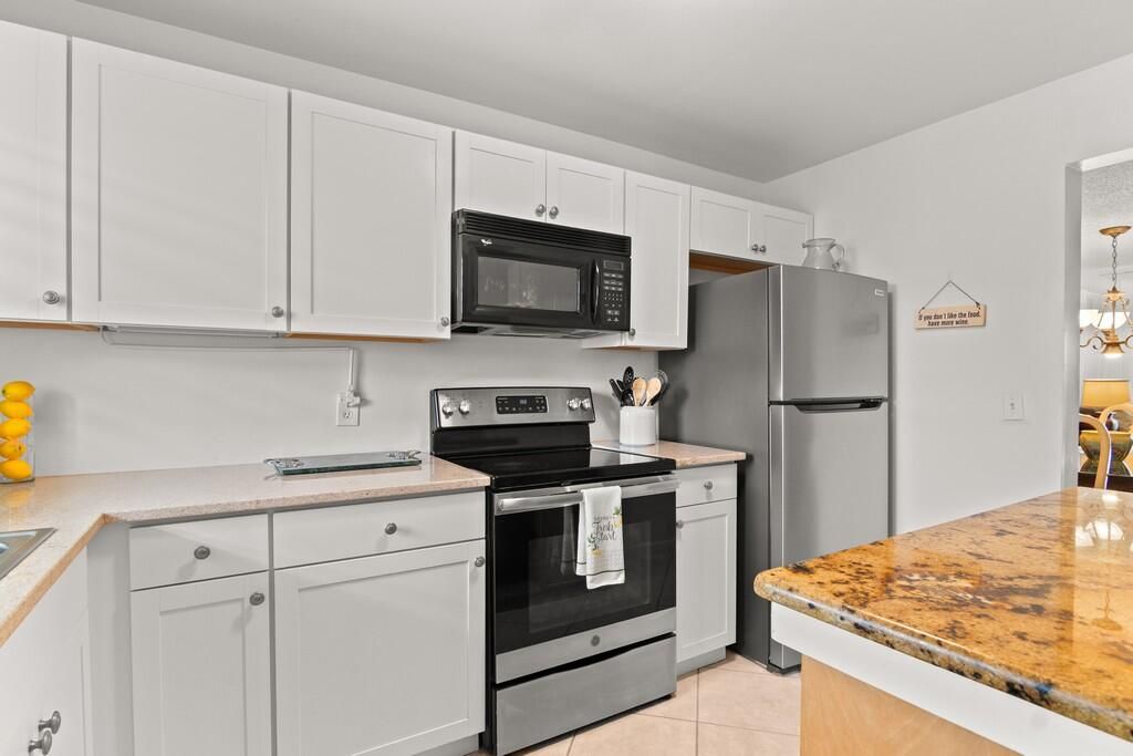 待售: $369,000 (2 贝兹, 2 浴室, 1014 平方英尺)