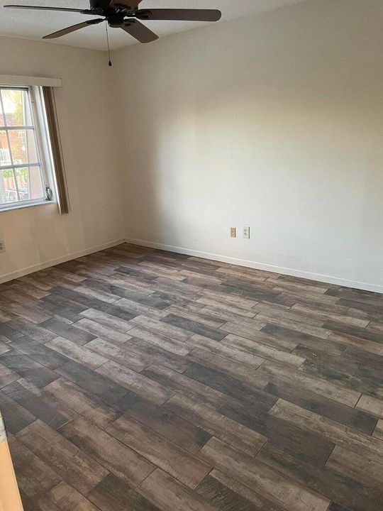 For Sale: $179,900 (2 beds, 2 baths, 875 Square Feet)