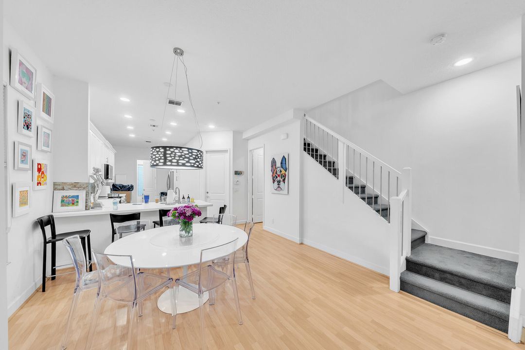 На продажу: $905,000 (4 спален, 3 ванн, 2402 Квадратных фут)