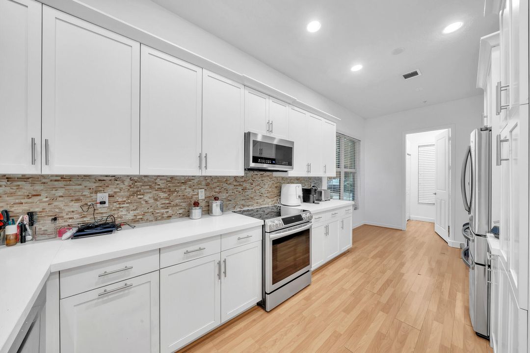 На продажу: $905,000 (4 спален, 3 ванн, 2402 Квадратных фут)