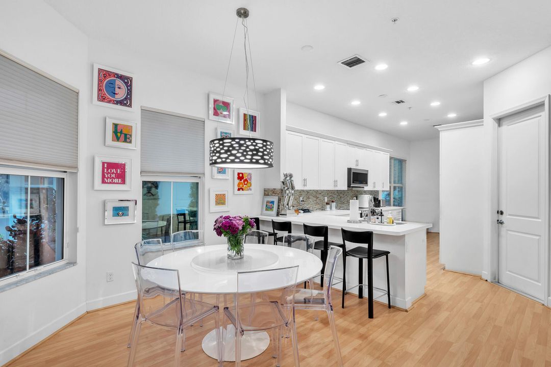 На продажу: $905,000 (4 спален, 3 ванн, 2402 Квадратных фут)