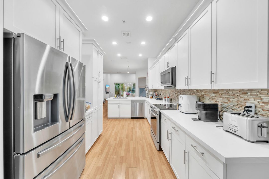 На продажу: $905,000 (4 спален, 3 ванн, 2402 Квадратных фут)