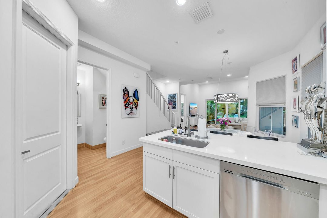 На продажу: $905,000 (4 спален, 3 ванн, 2402 Квадратных фут)