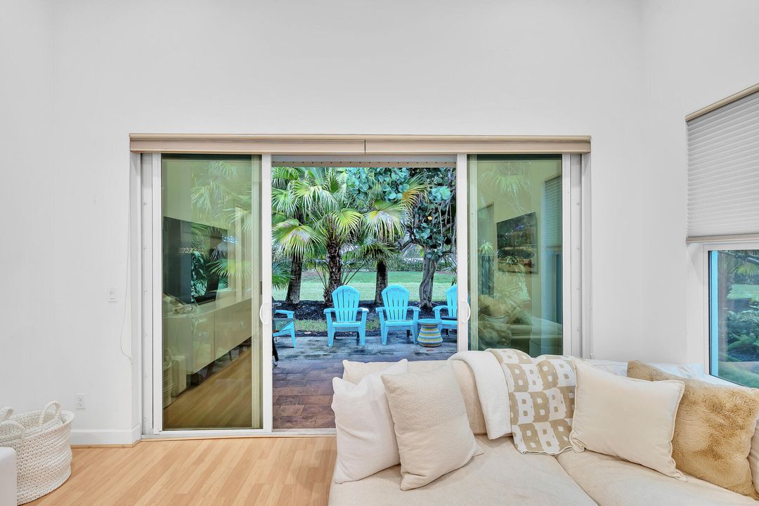 На продажу: $905,000 (4 спален, 3 ванн, 2402 Квадратных фут)