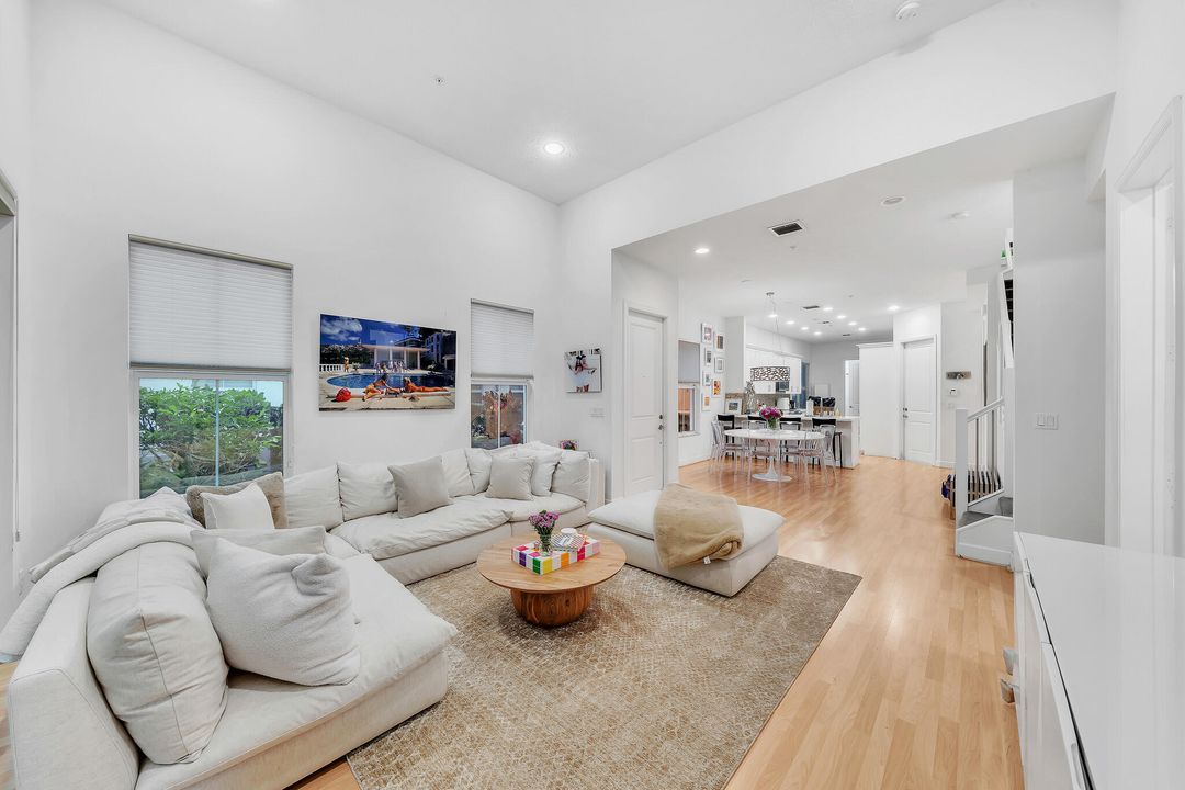 На продажу: $905,000 (4 спален, 3 ванн, 2402 Квадратных фут)