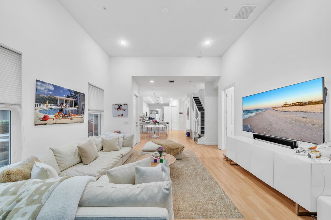 На продажу: $905,000 (4 спален, 3 ванн, 2402 Квадратных фут)