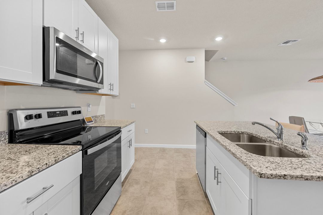 For Sale: $364,900 (3 beds, 2 baths, 1475 Square Feet)