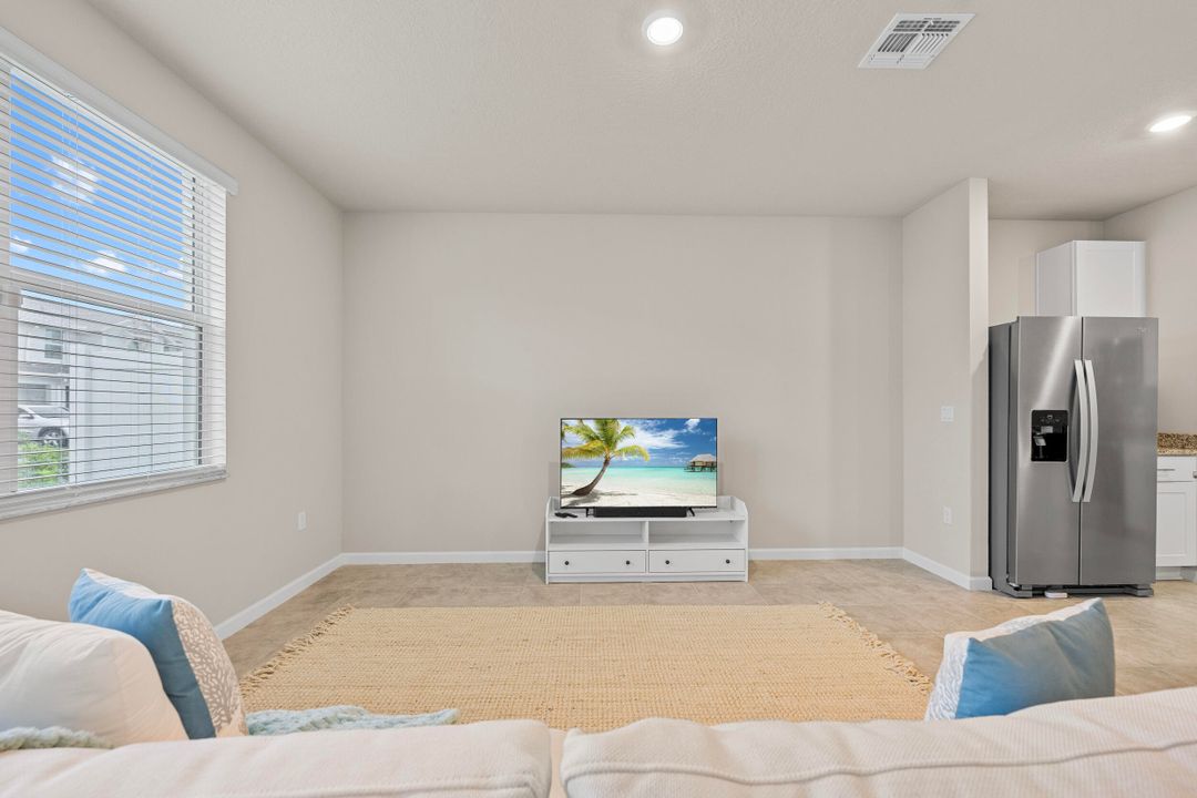 For Sale: $364,900 (3 beds, 2 baths, 1475 Square Feet)