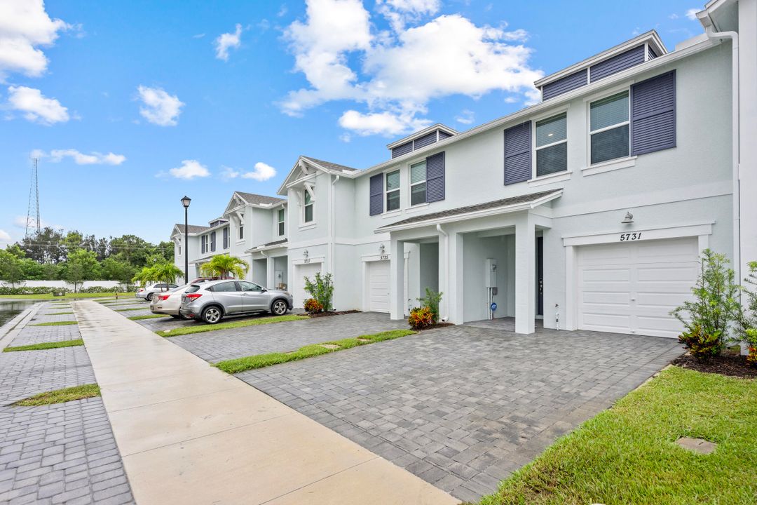 For Sale: $364,900 (3 beds, 2 baths, 1475 Square Feet)