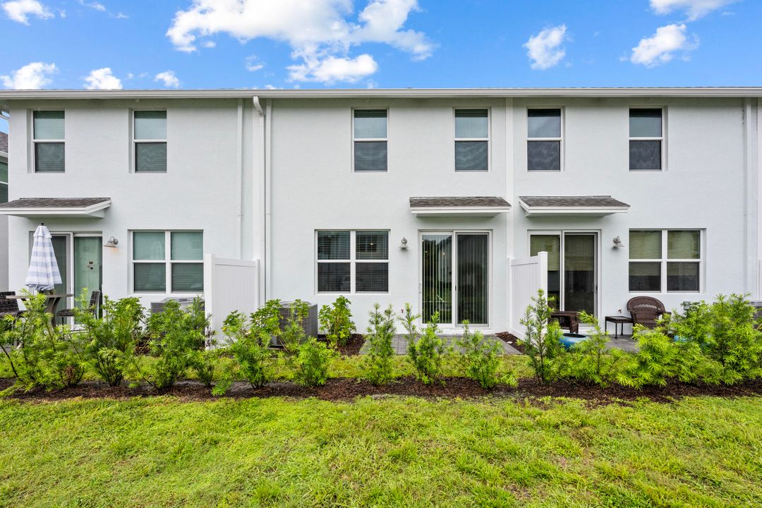 For Sale: $364,900 (3 beds, 2 baths, 1475 Square Feet)