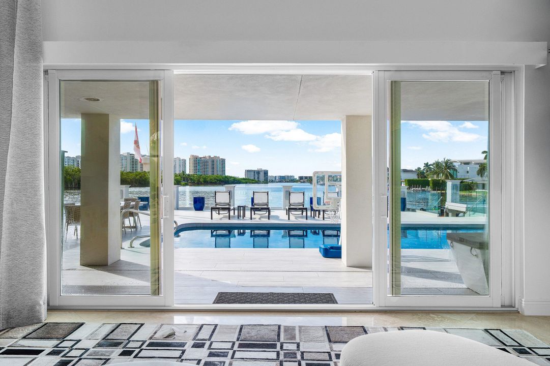 На продажу: $13,900,000 (5 спален, 7 ванн, 7022 Квадратных фут)