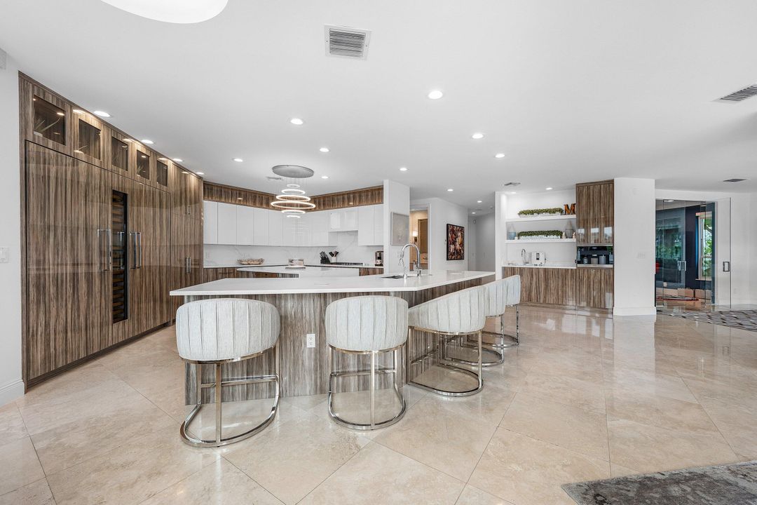 На продажу: $13,900,000 (5 спален, 7 ванн, 7022 Квадратных фут)