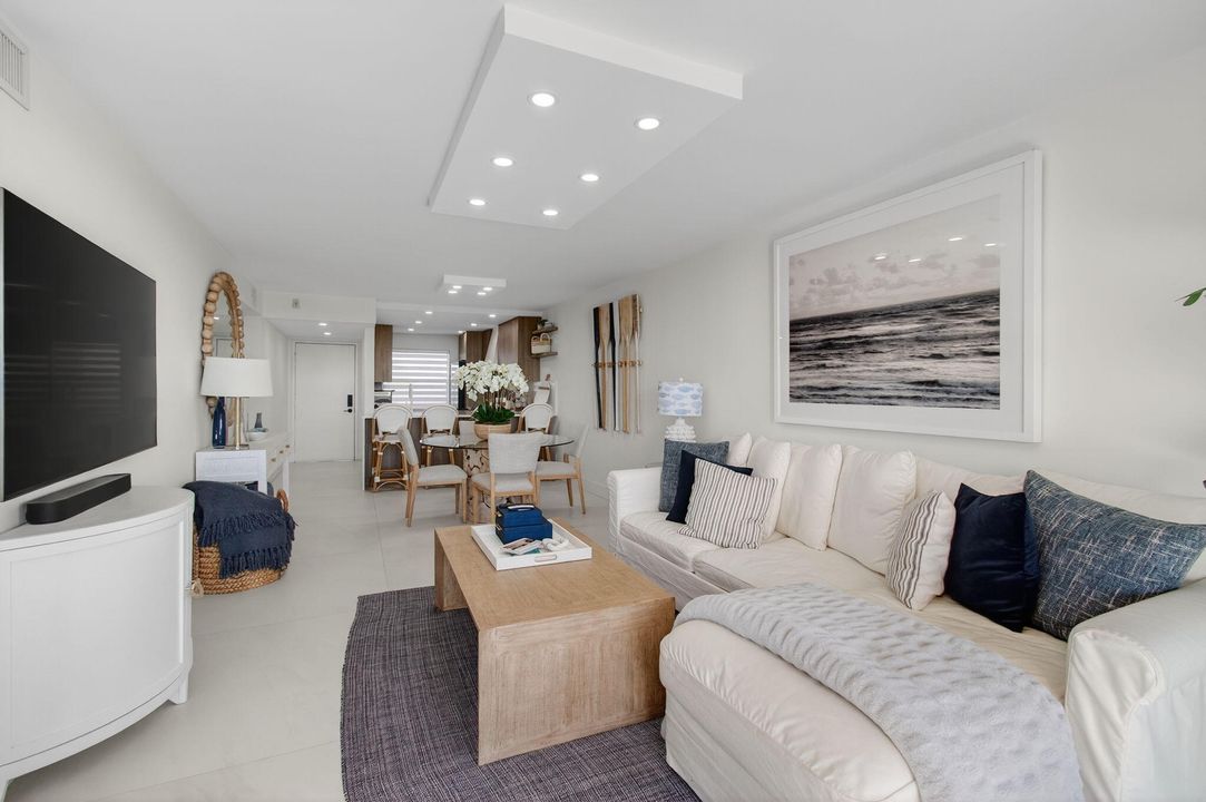 出租: $9,000 (2 贝兹, 2 浴室, 1175 平方英尺)