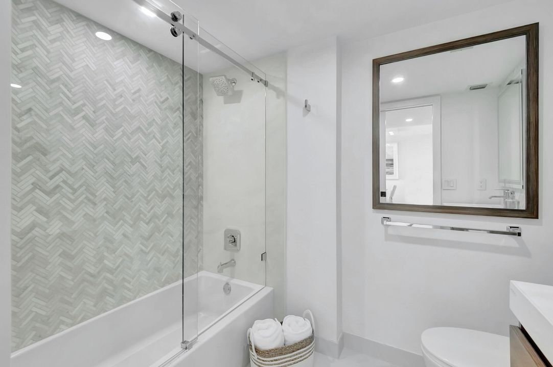 出租: $9,000 (2 贝兹, 2 浴室, 1175 平方英尺)